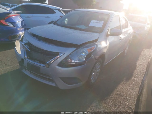 Nissan Versa 2016 3N1CN7AP1GL829615 Image 2