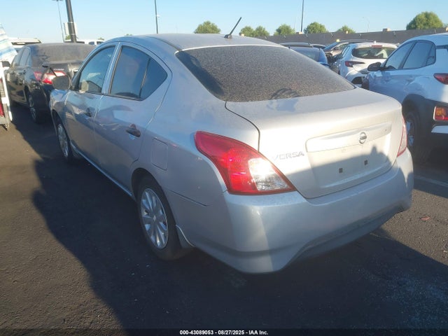 Nissan Versa 2016 3N1CN7AP1GL829615 Image 3