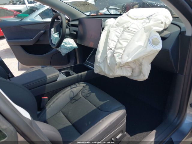 2026 TESLA MODEL Y 7SAYGDED3TA428278 Photo 4