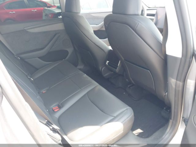 2026 TESLA MODEL Y 7SAYGDED3TA428278 Photo 7