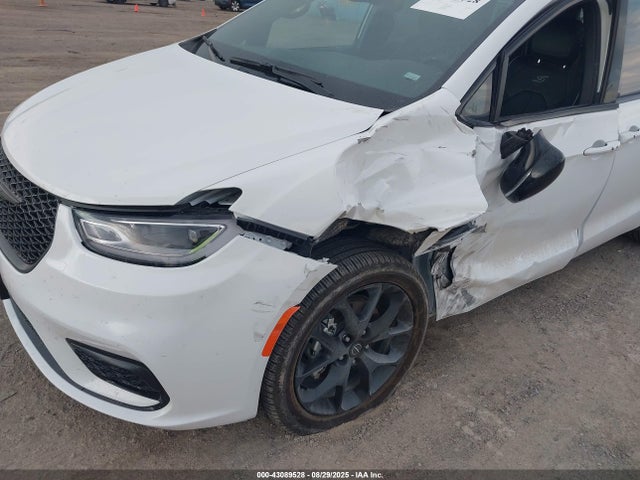 Chrysler Pacifica 2025 2C4RC1GGXSR552489 Image 6
