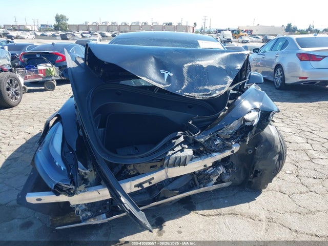 5YJ3E1EC7NF192856 Tesla 2022