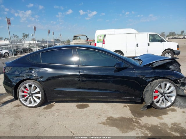 5YJ3E1EC7NF192856 Tesla 2022