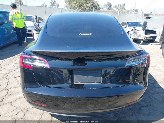 5YJ3E1EC7NF192856 Tesla 2022