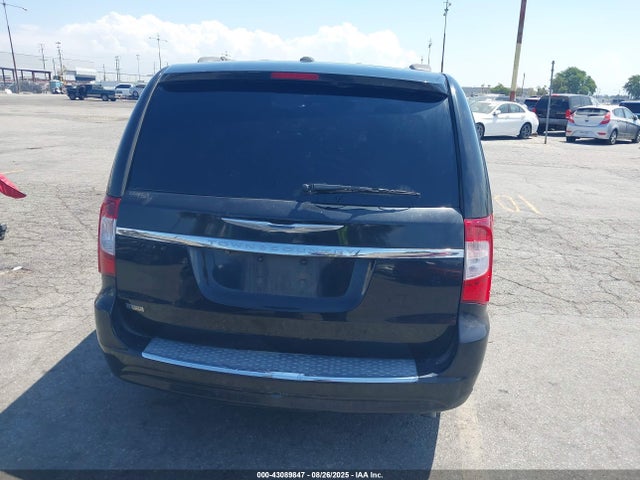 2C4RC1BG7FR560692 Chrysler Town and Country