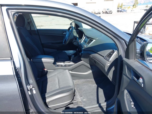 KM8J3CA45GU054195 Hyundai 2016