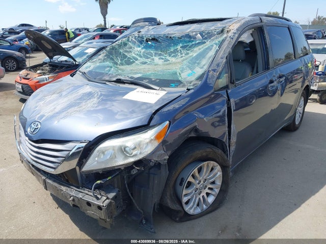 Toyota 2gr-fks 2017 5TDYZ3DC7HS854846 Image 2