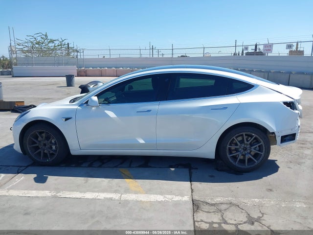 5YJ3E1EA2LF740502 Tesla MODEL 3