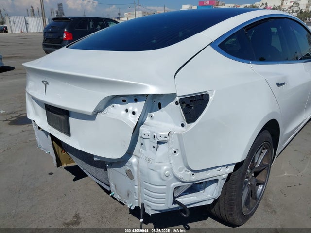 5YJ3E1EA2LF740502 Tesla MODEL 3