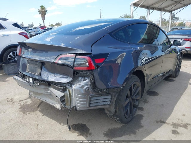 2023 TESLA MODEL 3 5YJ3E1EA2PF686091 Photo 3