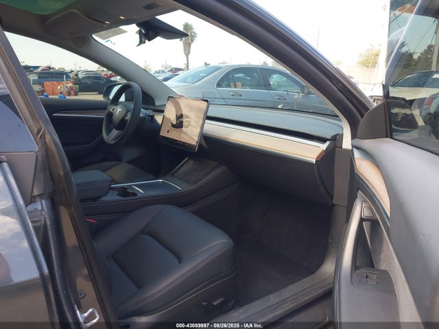 2023 TESLA MODEL 3 5YJ3E1EA2PF686091 Photo 4