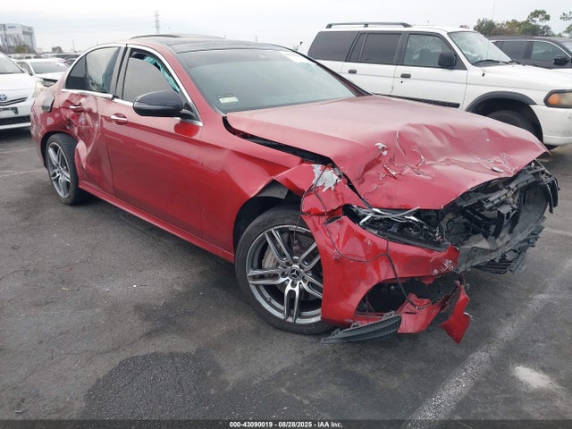 WDDZF4KB2JA472875 Mercedes-Benz E 300 4matic