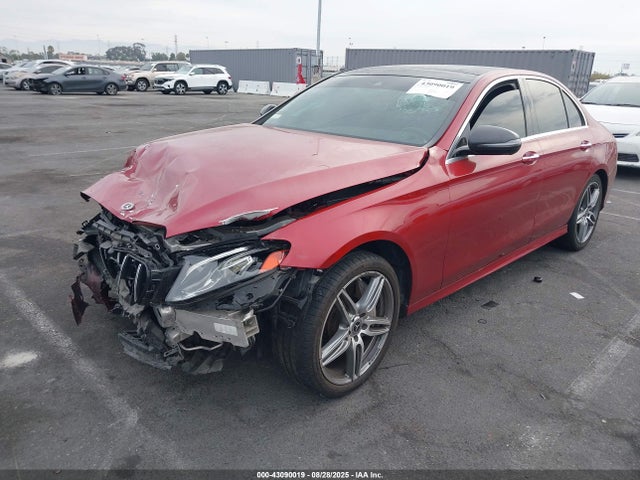 WDDZF4KB2JA472875 Mercedes-Benz E 300 4matic