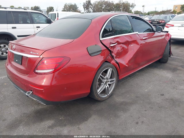 WDDZF4KB2JA472875 Mercedes-Benz E 300 4matic