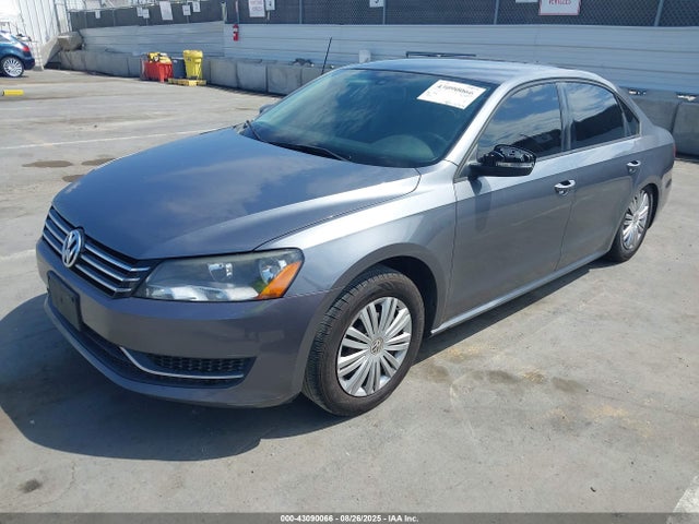 Volkswagen Passat 2014 1VWAT7A34EC106631 Image 2