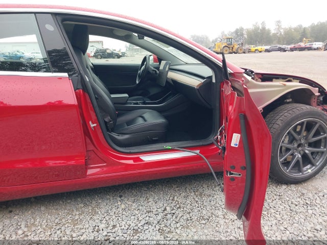 2018 TESLA MODEL 3 5YJ3E1EA3JF058385 Photo 4
