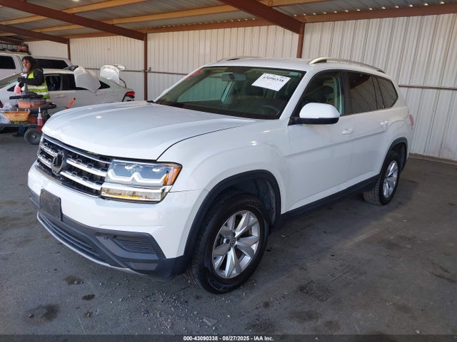 Volkswagen fsi 2018 1V2AR2CA3JC532898 Image 2