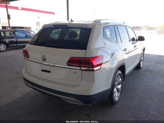 Volkswagen fsi 2018 1V2AR2CA3JC532898 Image 4
