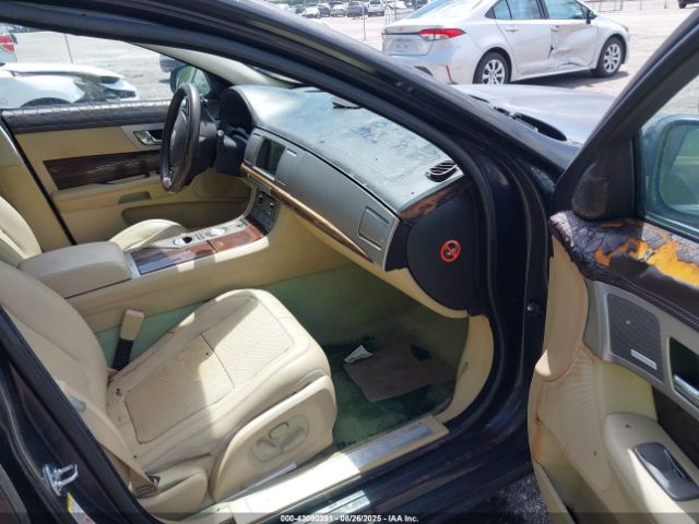 2010 JAGUAR XF SAJWA0GB7ALR49304 Photo 4