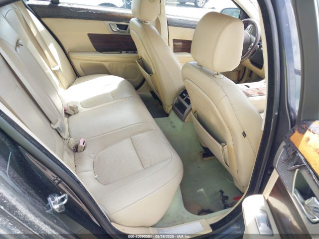 2010 JAGUAR XF SAJWA0GB7ALR49304 Photo 7