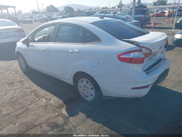 Ford Fiesta 2015 3FADP4AJ4FM110816 Image 3