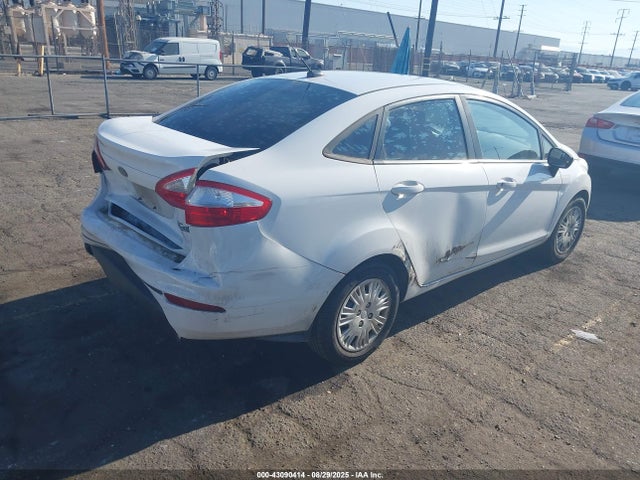 Ford Fiesta 2015 3FADP4AJ4FM110816 Image 4