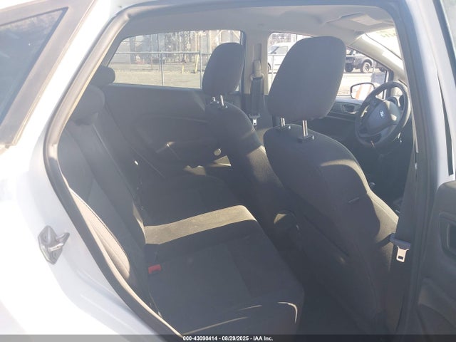 Ford Fiesta 2015 3FADP4AJ4FM110816 Image 8