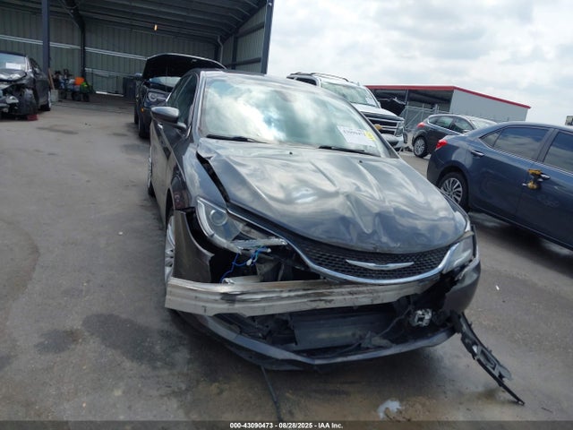 1C3CCCAB2FN635114 Chrysler 2015