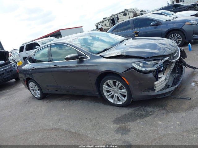 1C3CCCAB2FN635114 Chrysler 2015