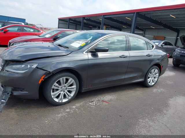 1C3CCCAB2FN635114 Chrysler 2015