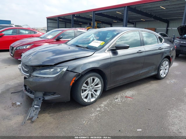 1C3CCCAB2FN635114 Chrysler 2015