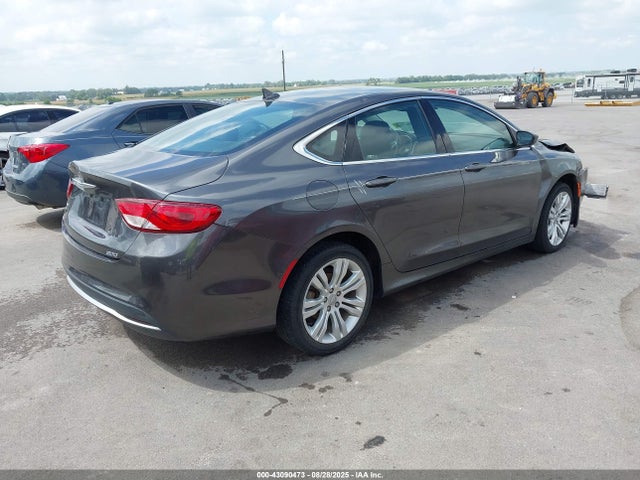 1C3CCCAB2FN635114 Chrysler 2015