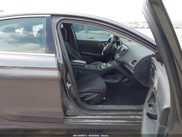 1C3CCCAB2FN635114 Chrysler 2015