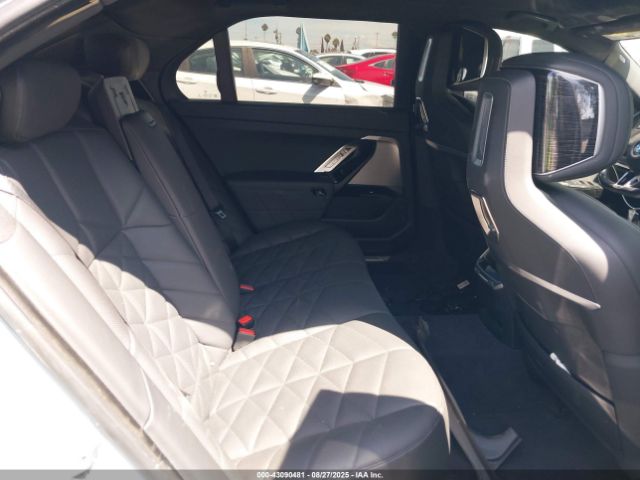 2024 BMW 740 WBA23EH04RCR00071 Photo 7