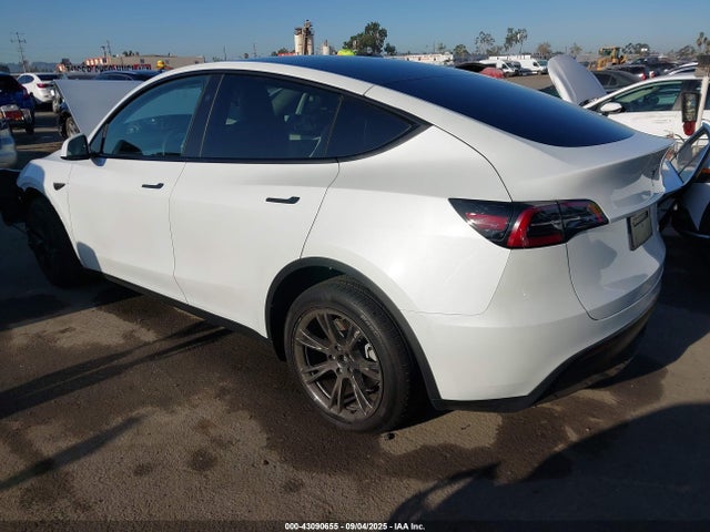 2024 TESLA MODEL Y 7SAYGDEE2RF123830 Photo 2