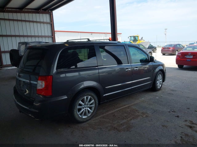Chrysler Town and Country 2016 2C4RC1GG2GR306656 Image 4
