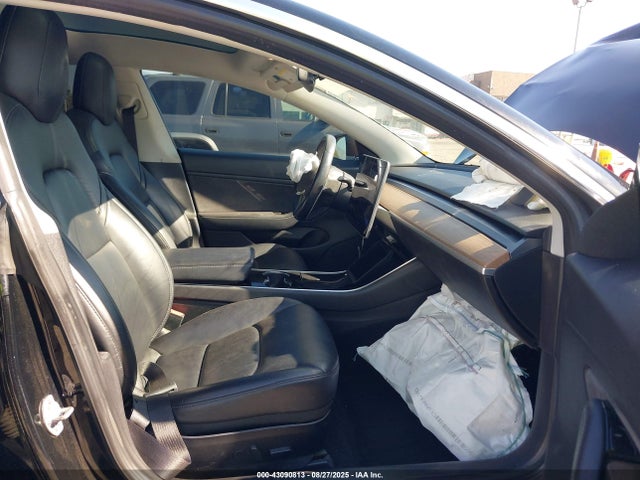 2018 TESLA MODEL 3 5YJ3E1EA5JF176213 Photo 4