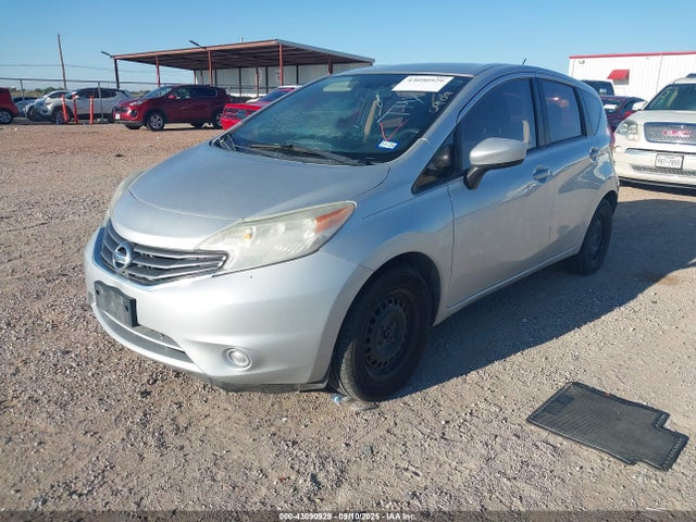 Nissan 2015 2015 3N1CE2CP7FL422834 Image 2