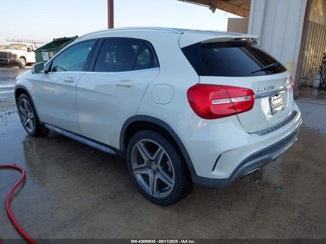 Mercedes-Benz GLA-Class 2015 WDCTG4GB0FJ068352 Image 3