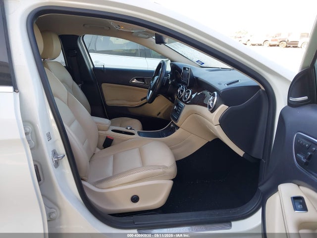 Mercedes-Benz GLA-Class 2015 WDCTG4GB0FJ068352 Image 5