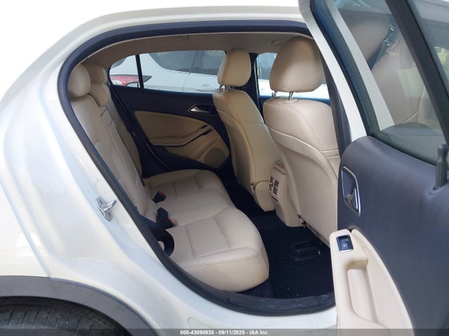 Mercedes-Benz GLA-Class 2015 WDCTG4GB0FJ068352 Image 8