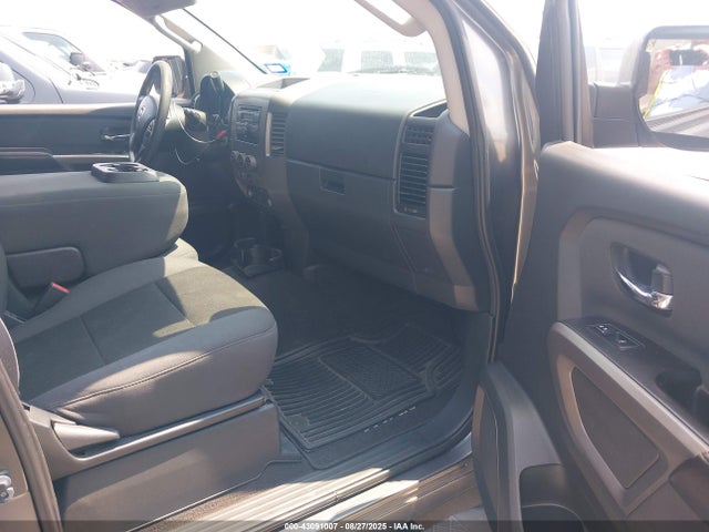 Nissan Titan 2015 1N6BA0EK1FN510852 Image 5