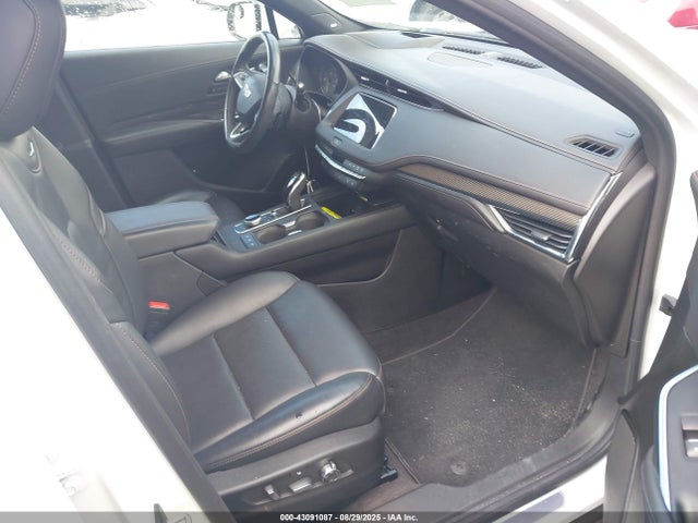 2023 CADILLAC XT4 1GYFZFR47PF152173 Photo 4