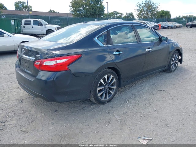 1N4AL3AP9HC111221 Nissan 2017
