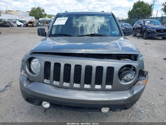 1C4NJRFBXED549303 Jeep 2014