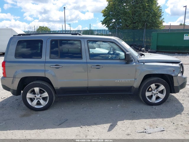 1C4NJRFBXED549303 Jeep 2014