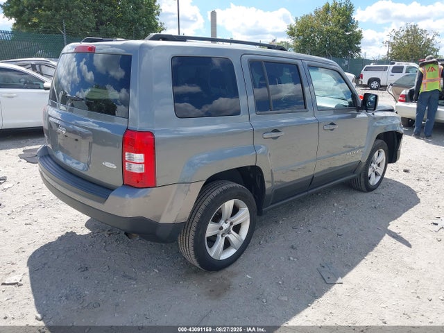 1C4NJRFBXED549303 Jeep 2014