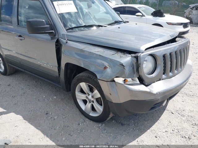 1C4NJRFBXED549303 Jeep 2014