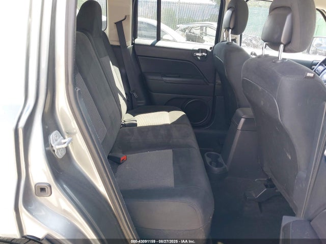 1C4NJRFBXED549303 Jeep 2014