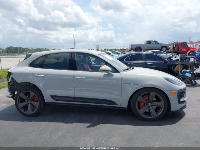 Porsche Macan 2022 WP1AG2A55NLB22234 Image 14